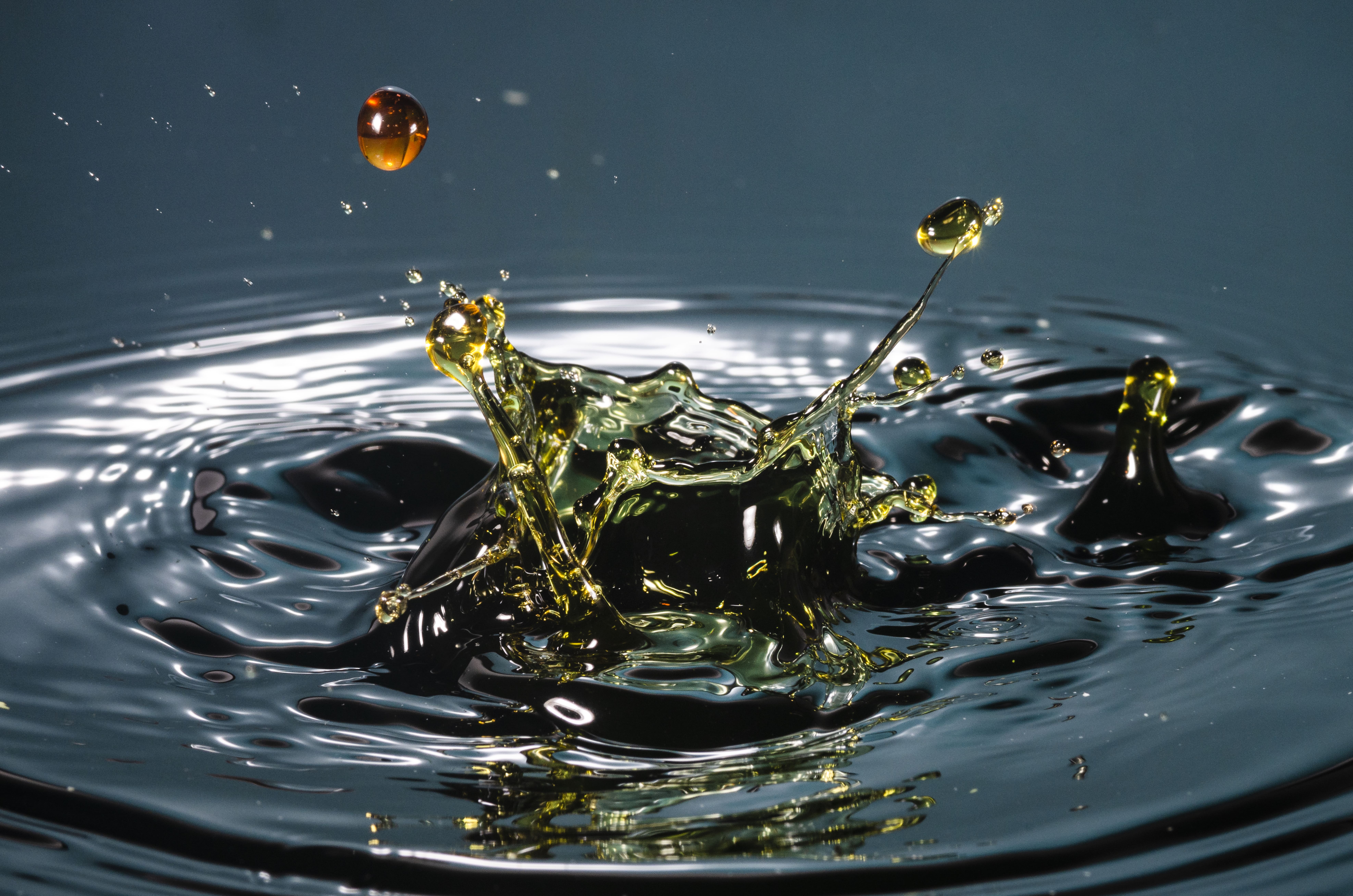 Anti-Foaming Agents for Gear Oils
